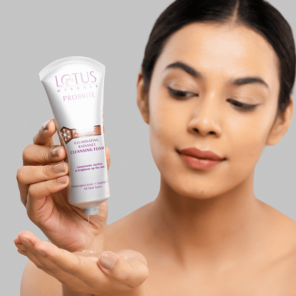 Illuminating Radiance Sulphate Free Cleansing Foam - Lotus Herbals